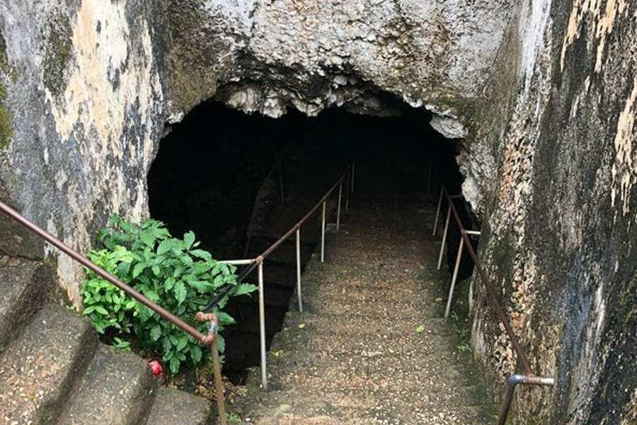 Mangapwani Historical Cave
